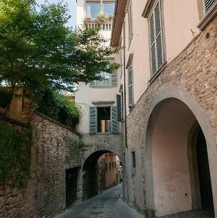 B&B La Torretta Di Via Tassis Бергамо Экстерьер фото